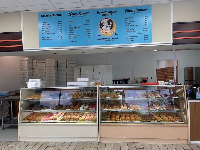 Baker's Dozen Donuts, North Carolina Baker's Dozen Donuts, North Carolina