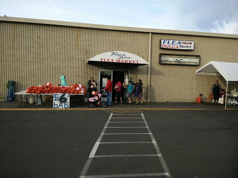 Barn Owl Antiques and Flea Market, Salem, Oregon