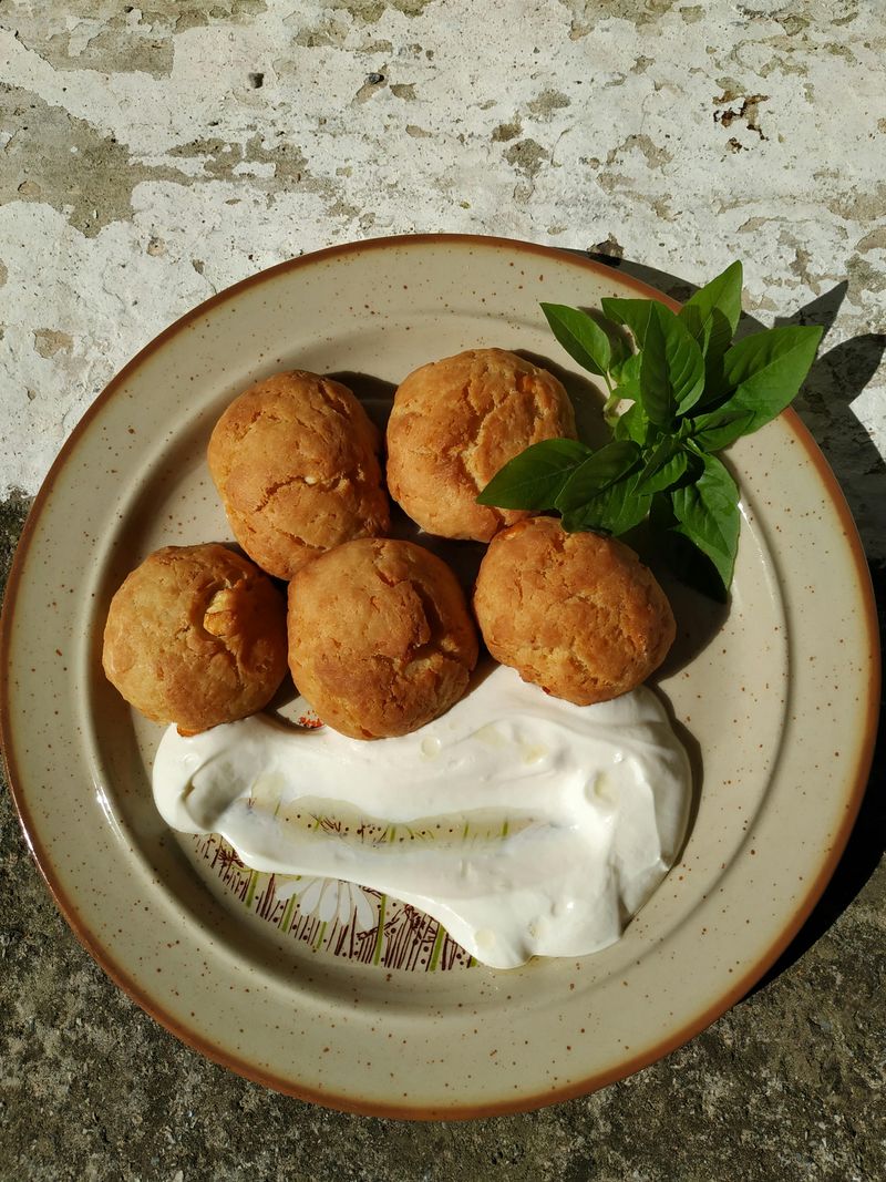 Biscuits and Gravy That Rewire Your Expectations Biscuits and Gravy That Rewire Your Expectations