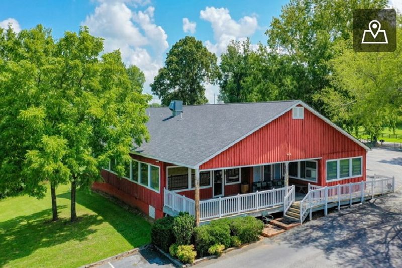 Boondocks Fish Camp & Smoke House – Gray Court, South Carolina