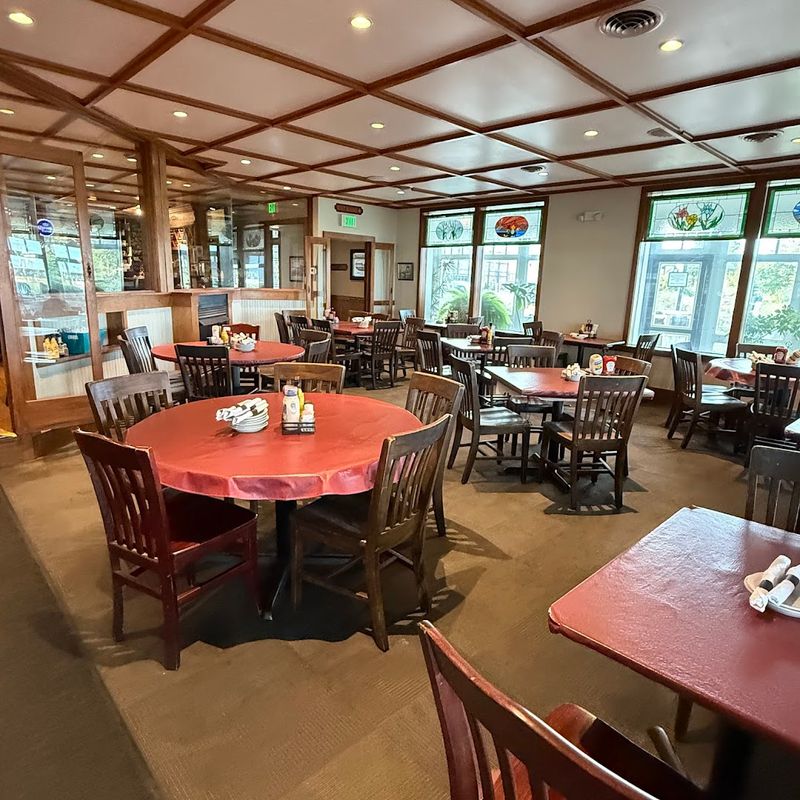Breakfast, Lunch, and Dinner, One Restaurant for Every Part of the Day Breakfast, Lunch, and Dinner, One Restaurant for Every Part of the Day