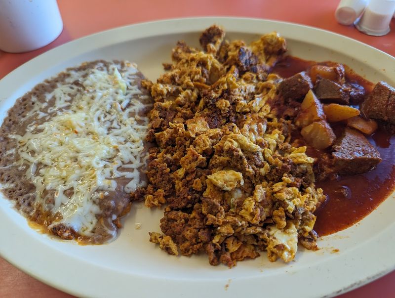 Breakfast Plates That Feel Like Home