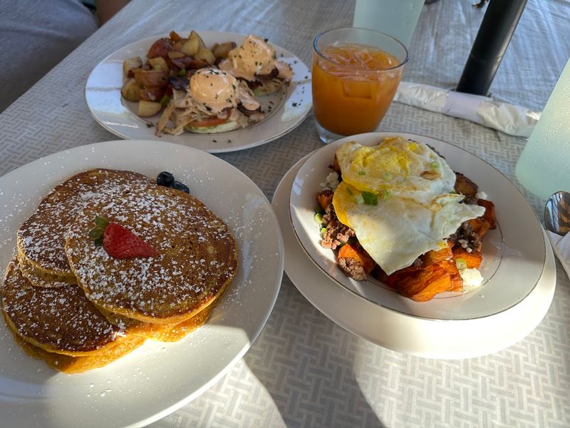 Brunch at Pine Street Cafe Is Worth Rearranging Your Whole Morning