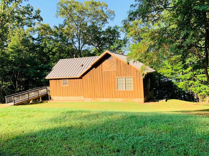 Cabin Stays With Lake Views That Feel Dreamy