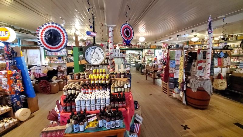 Calef's Country Store (Barrington)