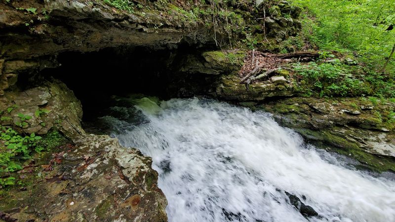 Caves and Rock Formations That Spark Real Curiosity