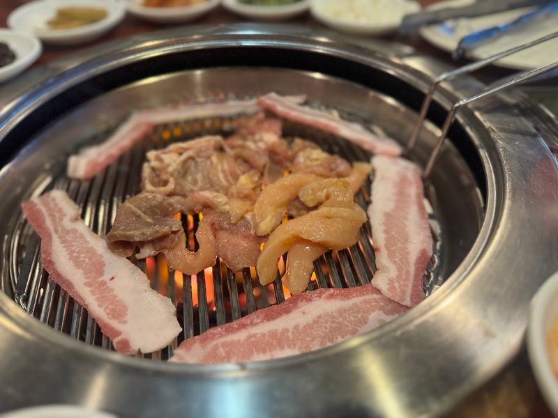 Charcoal Grills at the Table Bring Real Flavor