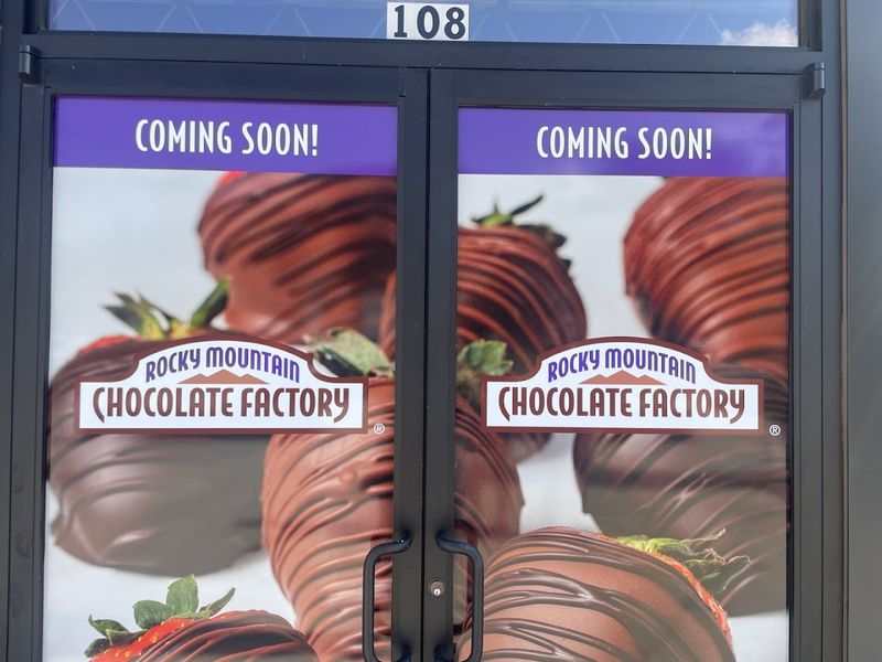 Chocolate-Covered Strawberries and Other Gifting Favorites Chocolate-Covered Strawberries and Other Gifting Favorites