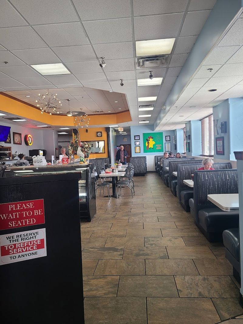 Classic Diner Decor With a Nostalgic Twist