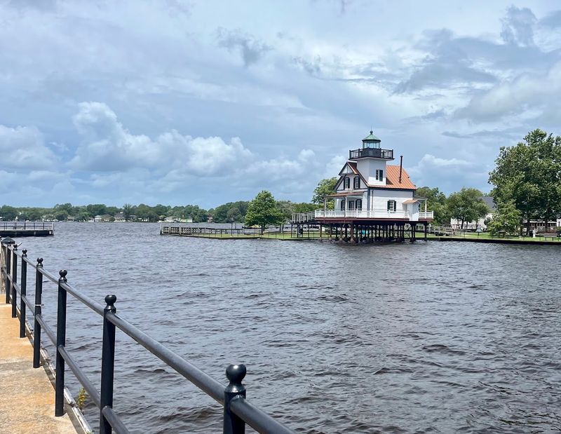 Colonial Waterfront Park
