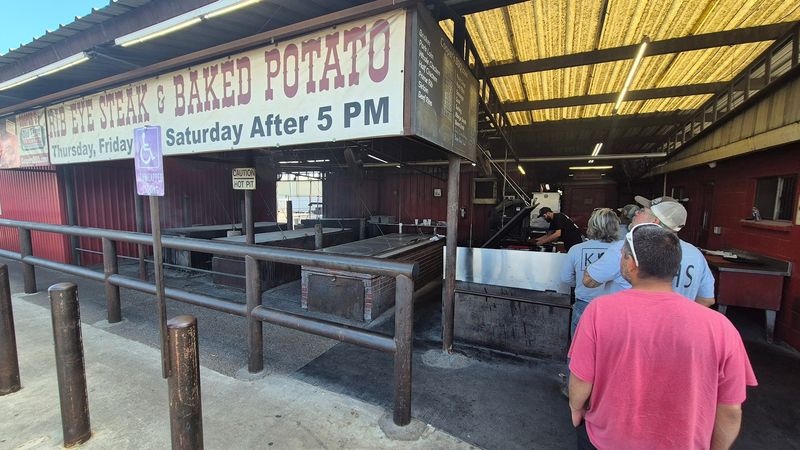 Cooper's Old Time Pit Bar-B-Que