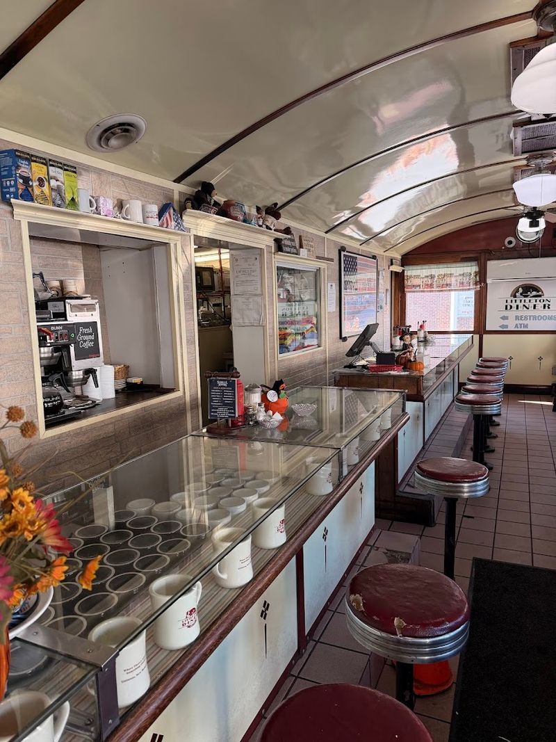 Counter Seats, Booths, and a Back Dining Room