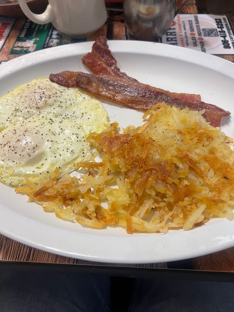 Breakfast at Youngblood's Is Worth Waking Up Early For