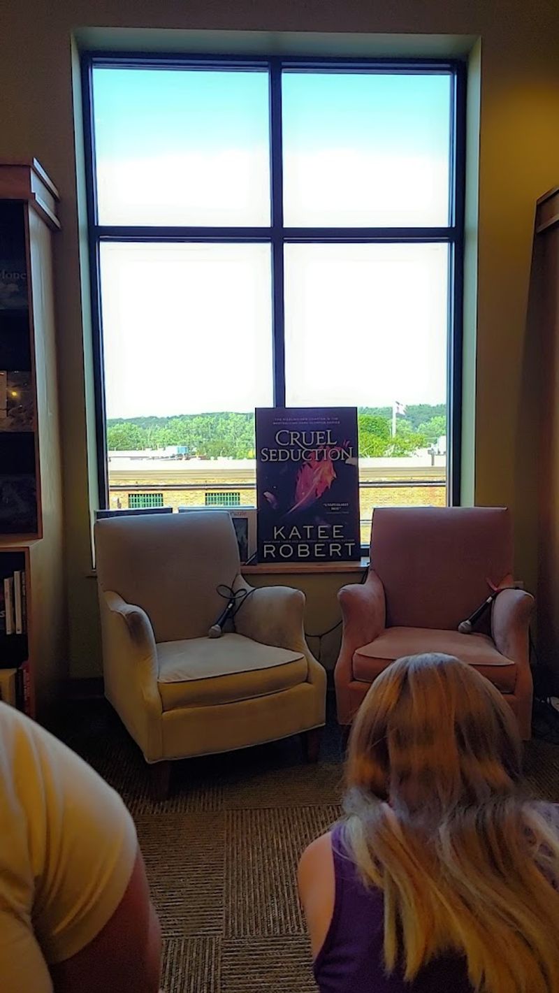 Cozy Nooks Made for Rainy Day Reading Cozy Nooks Made for Rainy Day Reading