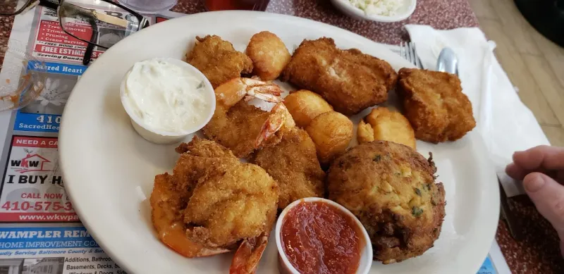 Crab Cakes That Earn Their Maryland Reputation