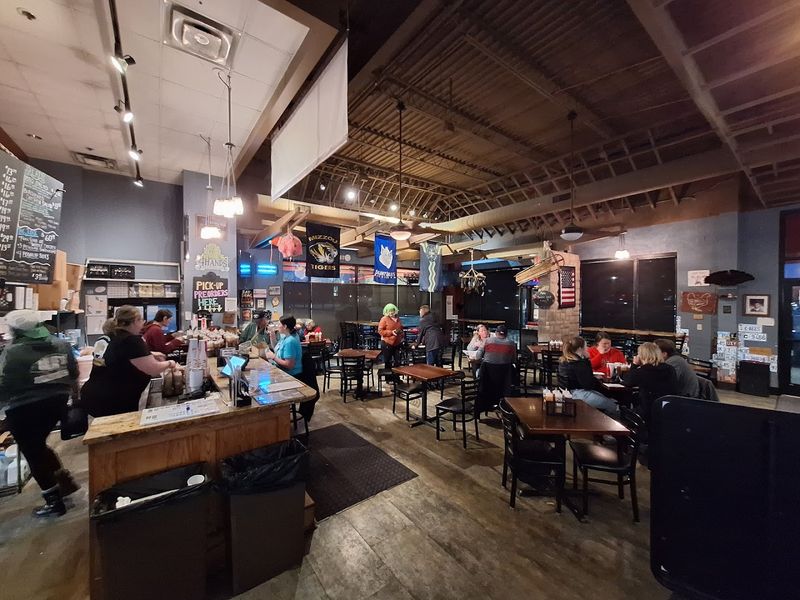 Dalie's Smokehouse Keeps West County Coming Back for More