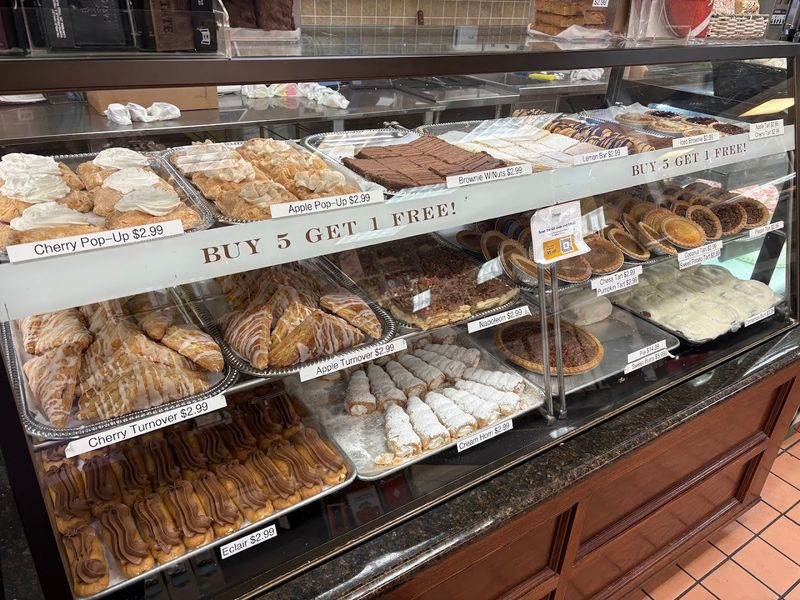 Dewey's Bakery, North Carolina Dewey's Bakery, North Carolina