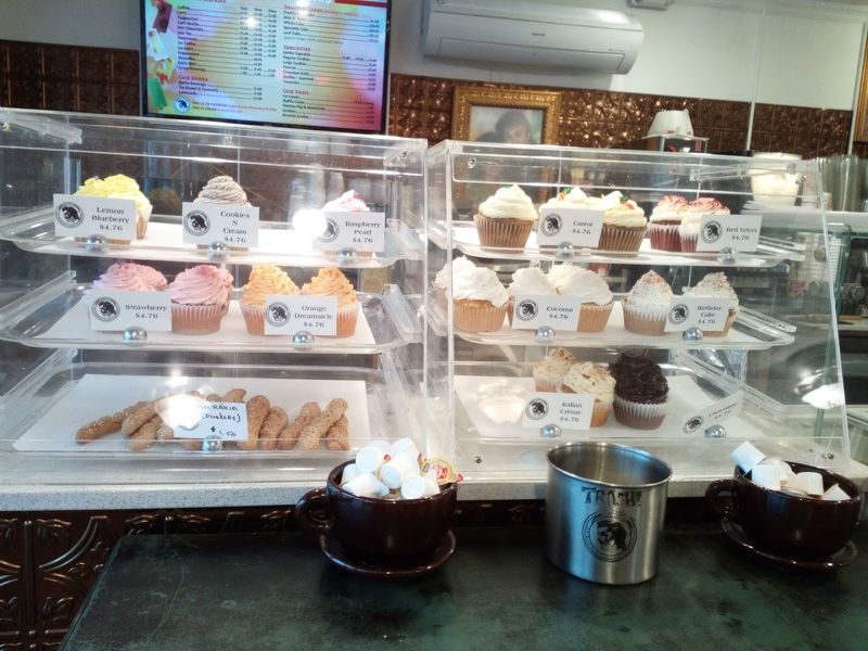 Dino's 24 Karrot Cakes in Branson
