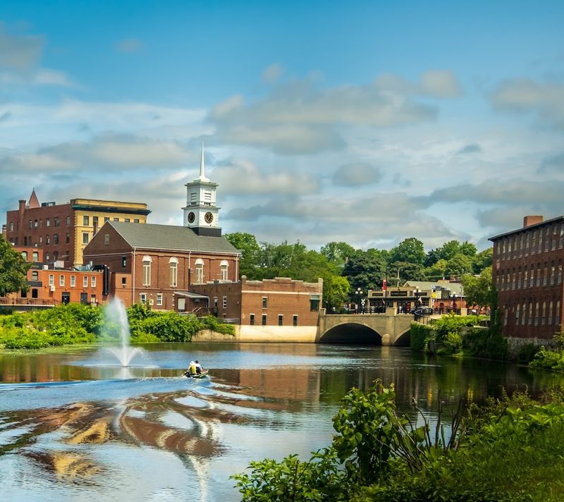 Downtown Nashua Is Basically New England in Its Best Outfit Downtown Nashua Is Basically New England in Its Best Outfit