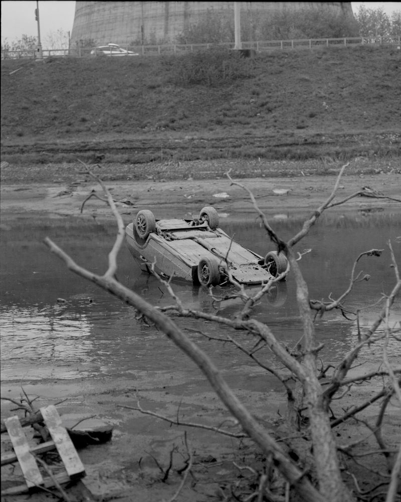 Drowned Vehicles and Vanishing Swimmers