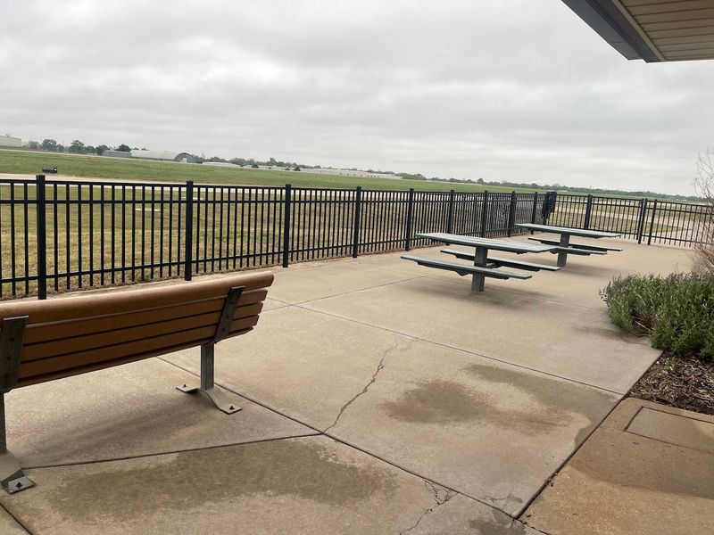 Enrique's Mexican Restaurant in Ponca City Turns Airport Dining Into a Full Experience