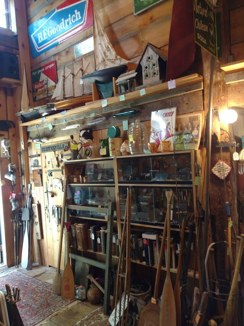 Firebird Farm Antiques, Lee