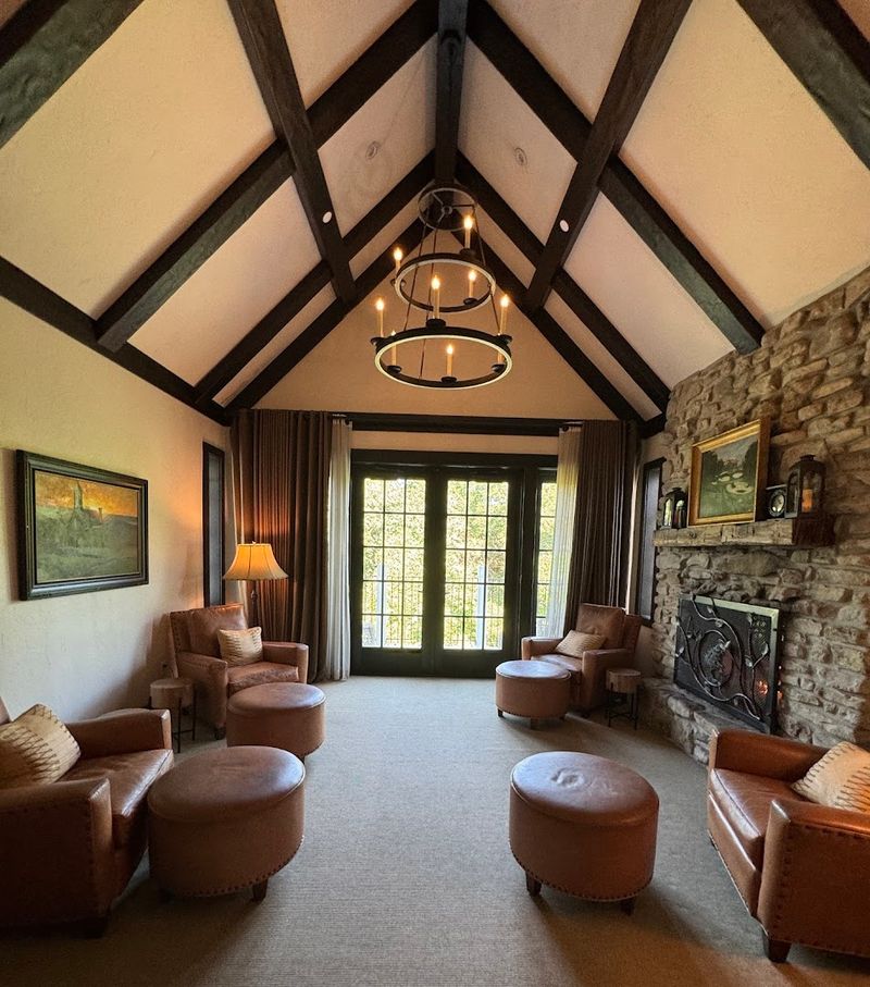 Fireside Lounges Make Waiting Feel Like Part of the Treat Fireside Lounges Make Waiting Feel Like Part of the Treat