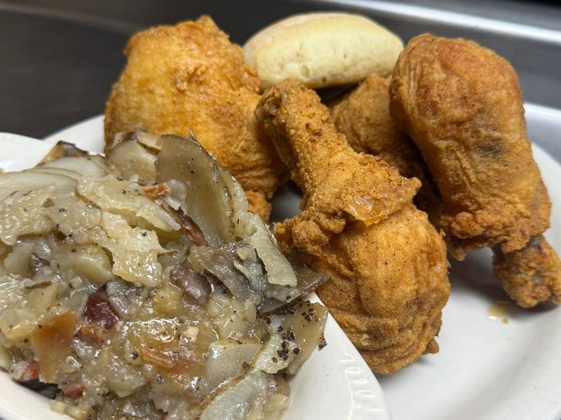 Fried Chicken and Frog Legs Round Out a Wildly Satisfying Menu