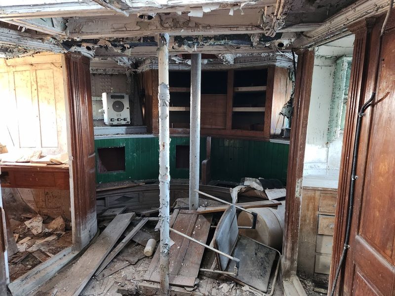 From Museum Dream to Slow Decay From Museum Dream to Slow Decay