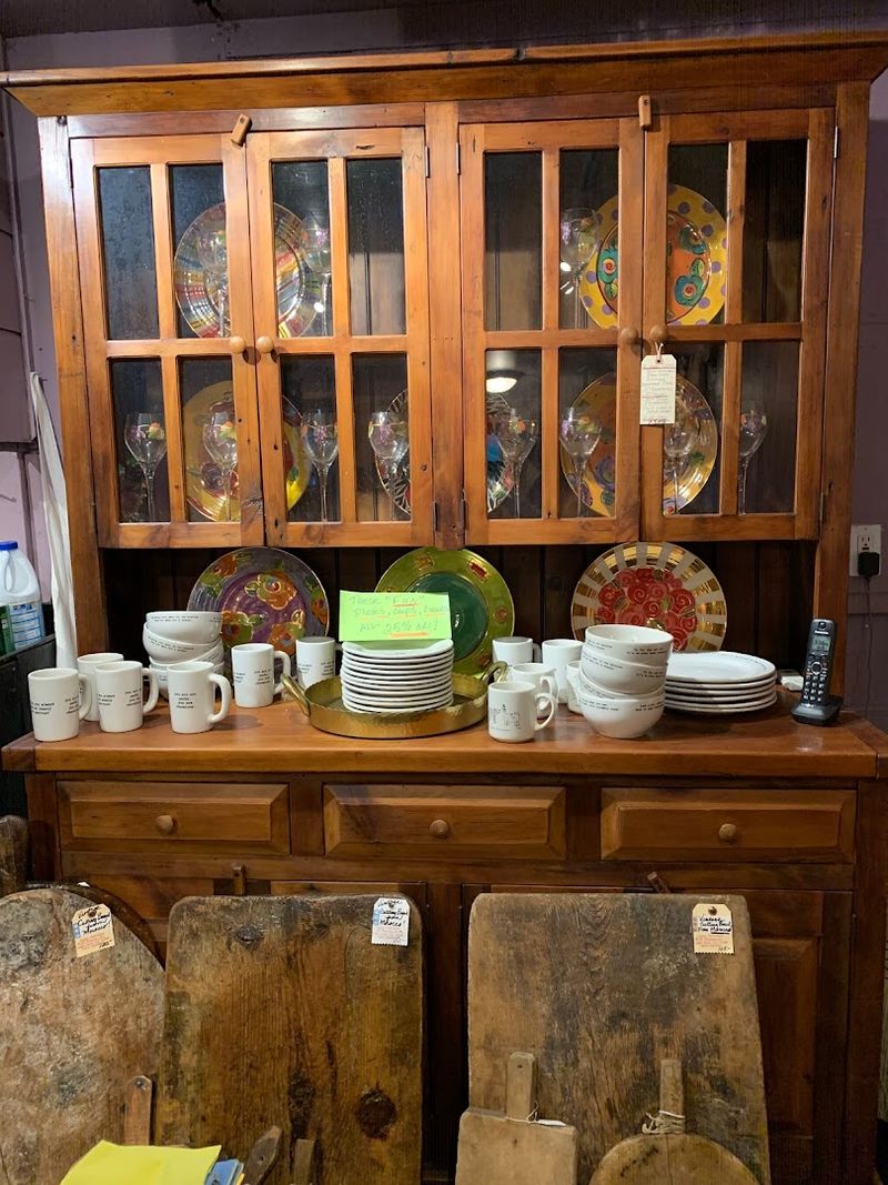Global Antiques From Morocco, Europe, and India Under One Roof Global Antiques From Morocco, Europe, and India Under One Roof