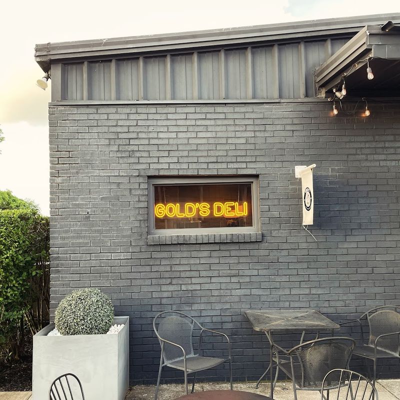 Gold's Deli – Tennessee