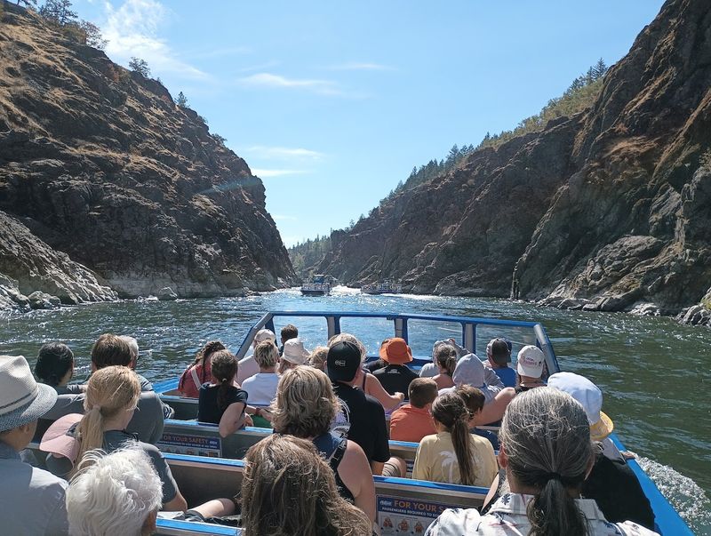 Hellgate Canyon And Rogue River Excursions