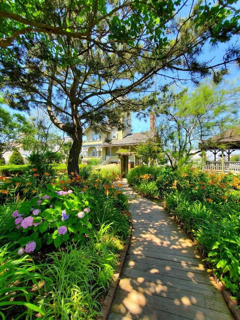 Hereford Inlet Lighthouse Gardens