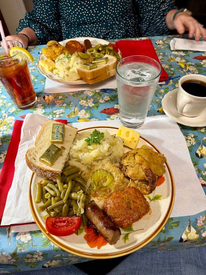 The Sampler Plate: The Best Way to Experience Everything at Once