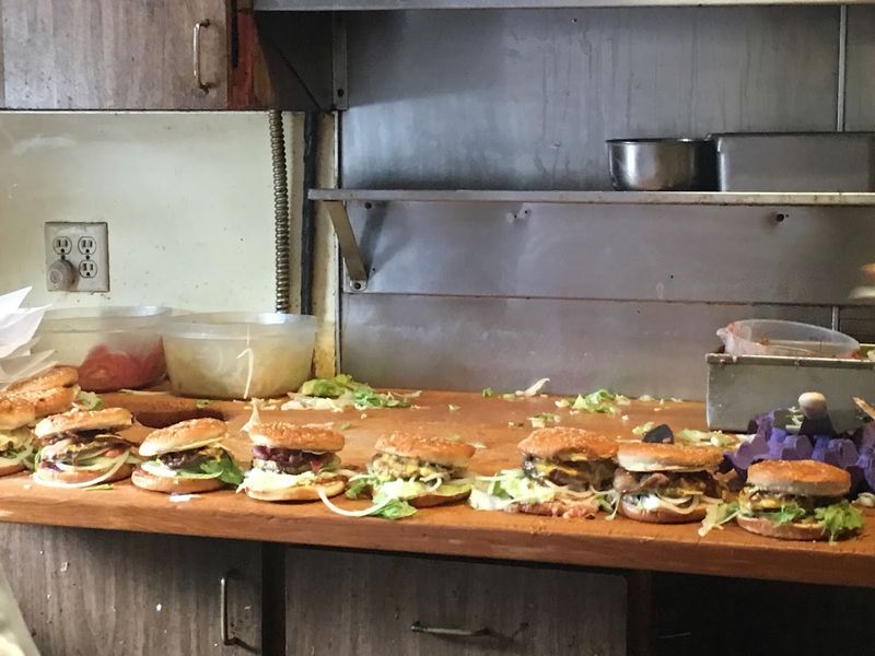 How Stanich's Compares to Portland's Burger Scene How Stanich's Compares to Portland's Burger Scene