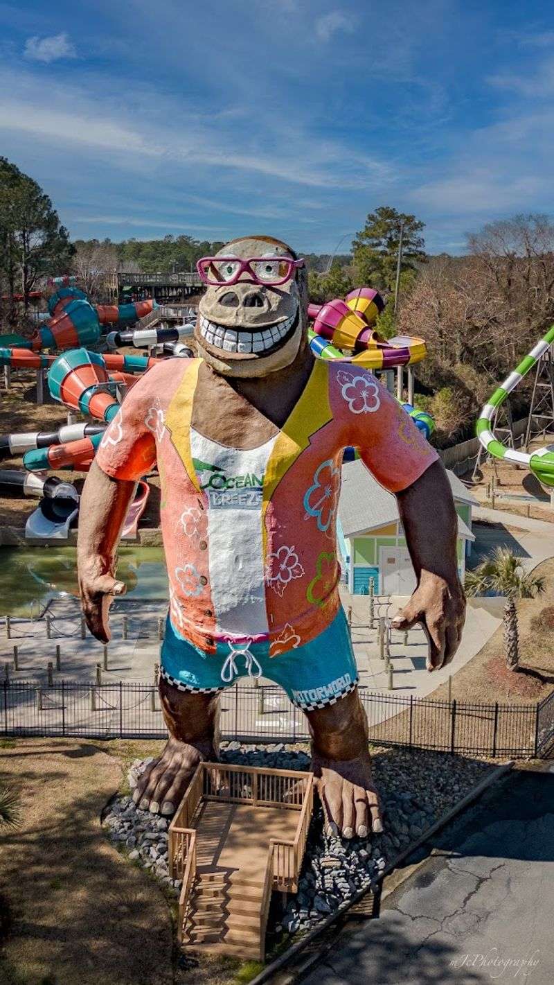 Hugh Mongous the Giant Gorilla, Virginia Beach Hugh Mongous the Giant Gorilla, Virginia Beach