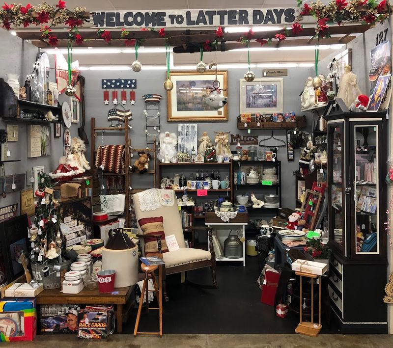Hundreds of Vendors Under One Roof