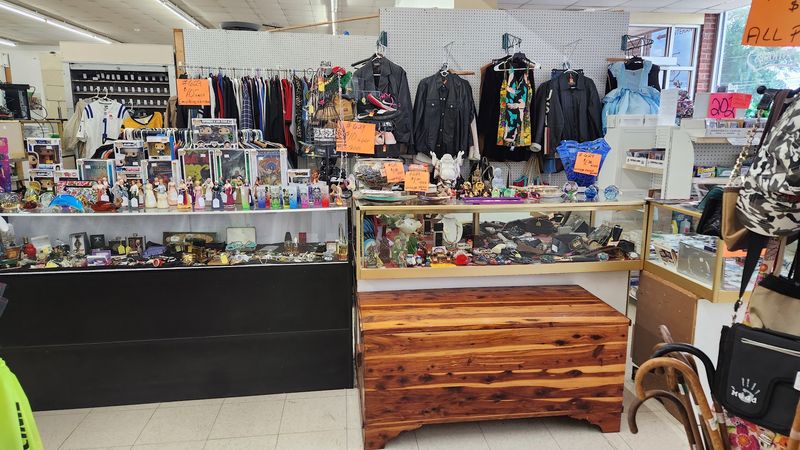 Independent Vendors and Local Sellers Give the Mall a Genuinely Community-Driven Feel