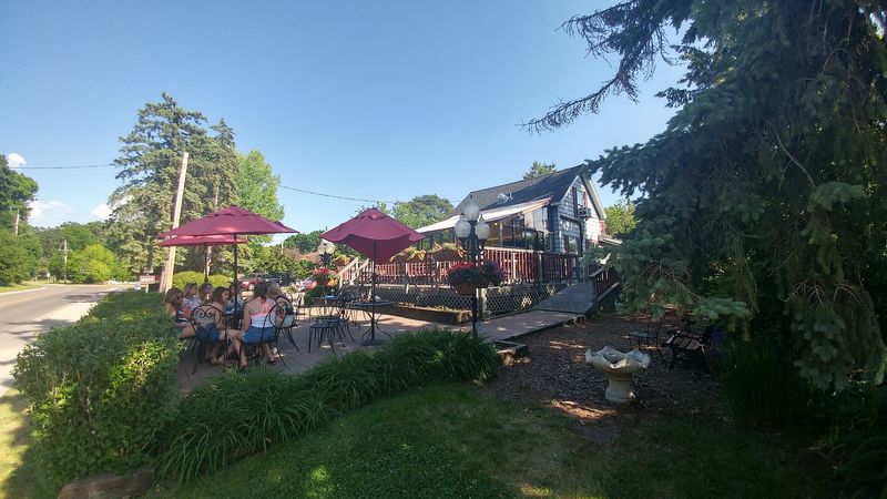 Indoor and Outdoor Seating for Every Kind of Visit