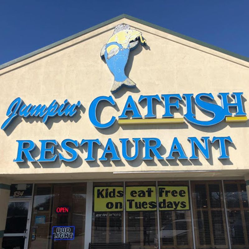 Jumpin' Catfish Restaurant - Lee's Summit