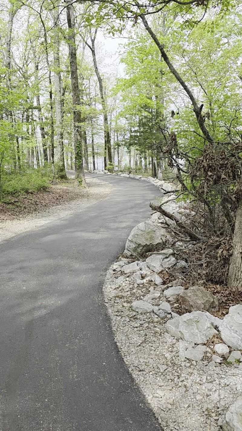 Lakeshore Trail at Table Rock State Park