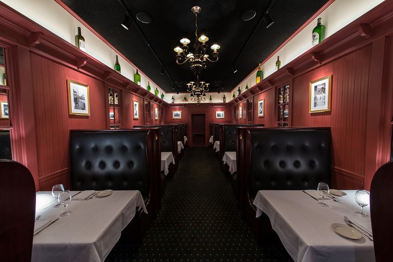 Lewnes' Steakhouse