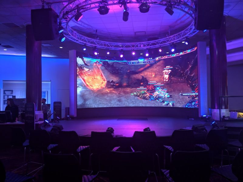 Live Entertainment That Fills the Room
