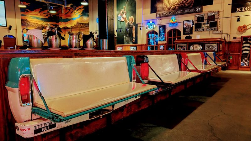 Live Music Turns Dinner Into an Event
