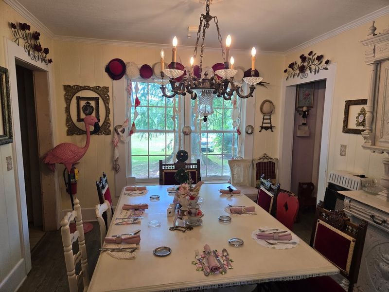 Alice in Wonderland Decor That's Actually Done Right