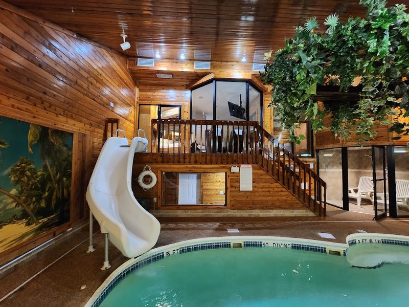 Location Near Eagle Creek Park and Indianapolis Attractions Makes It Versatile