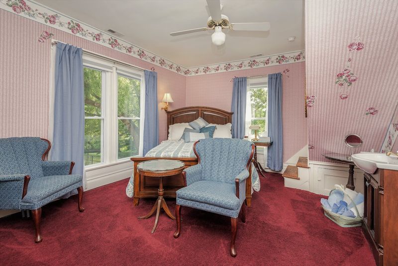 Loganberry Inn, Fulton, Missouri