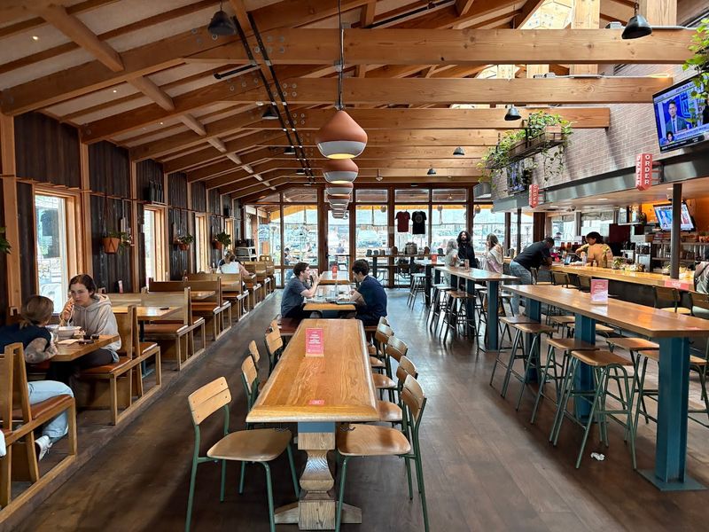 Loro Asian Smokehouse and Bar
