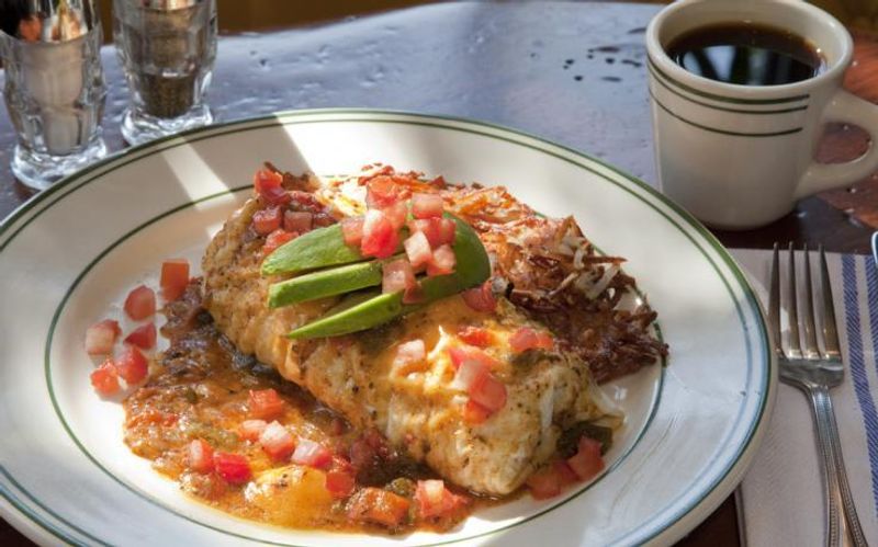 Lunch and Dinner Worth Sticking Around For