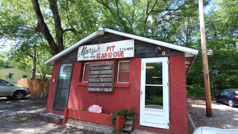 Mary's Pit Bar-B-Que (Gurley)